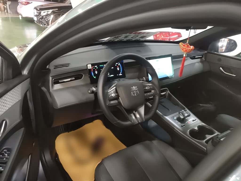 BYD Qin, 2025 10