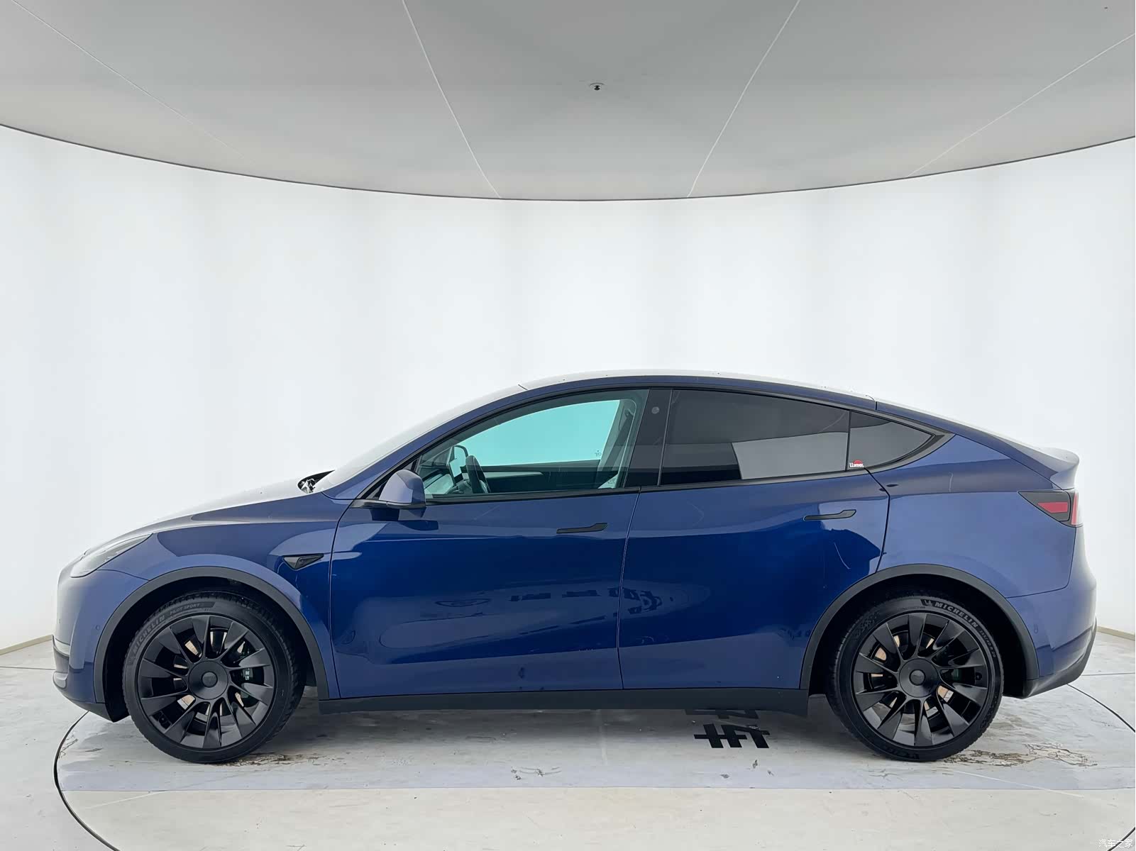 Tesla Model Y, 2023 3