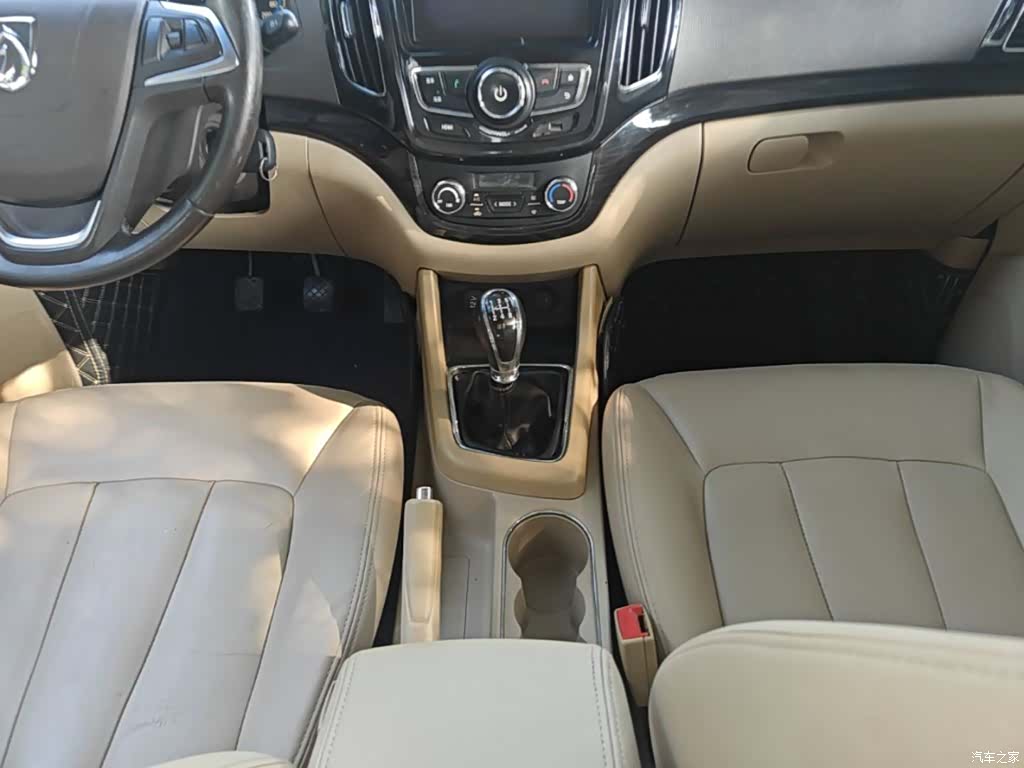 Wuling 730, 2015 14