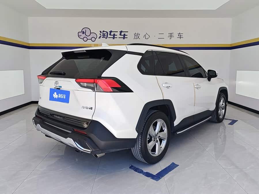 Toyota RAV4 2021, фото 3