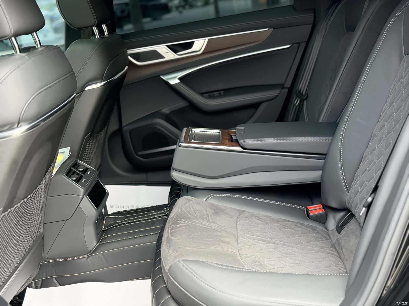 Audi A6L, 2023 15