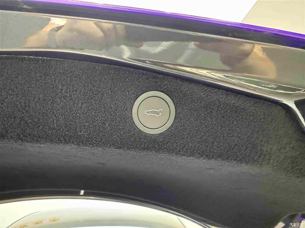 Tesla Model 3, 2025 16