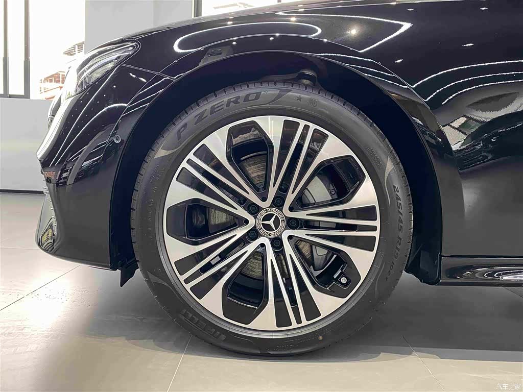 Mercedes-Benz E-Class, 2026 21