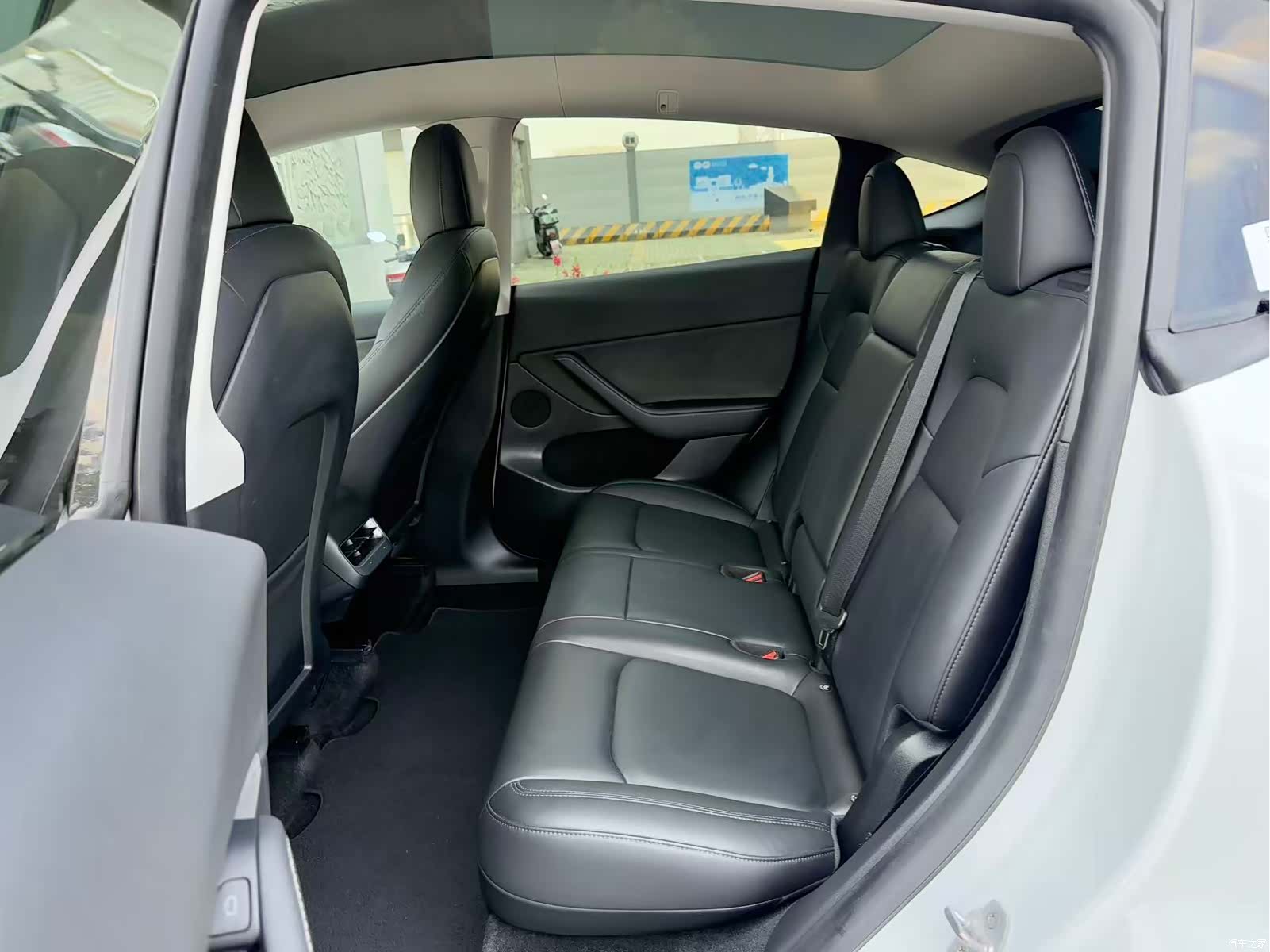 Tesla Model Y, 2021 13