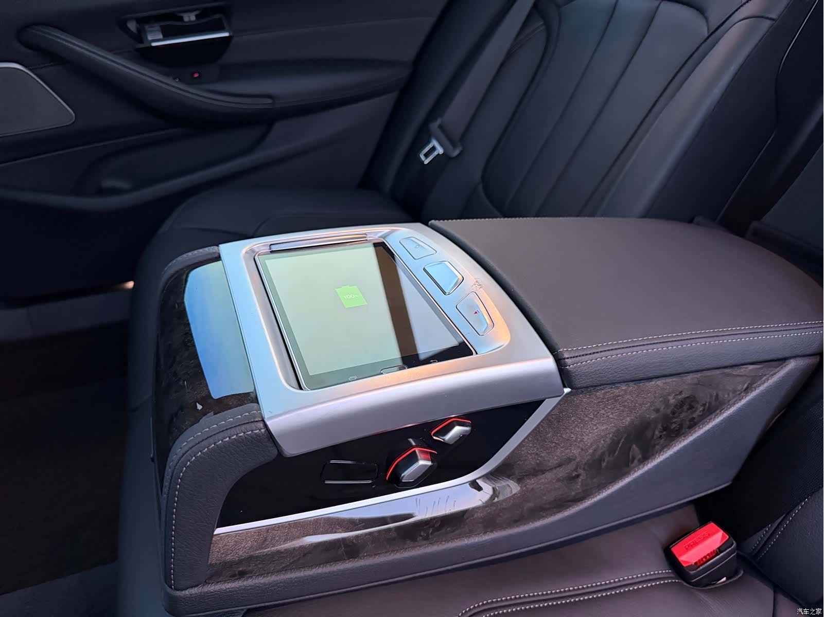 BMW 5 Series, 2018 23