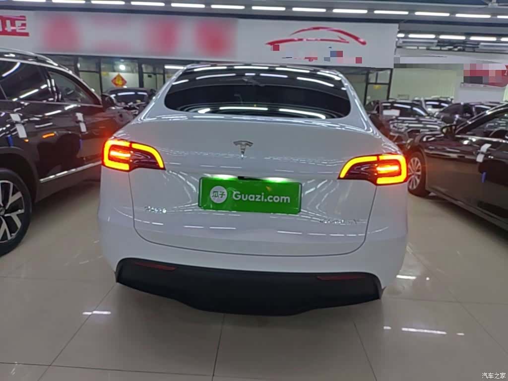 Tesla Model Y, 2024 6