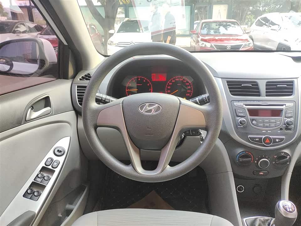 Hyundai Rena