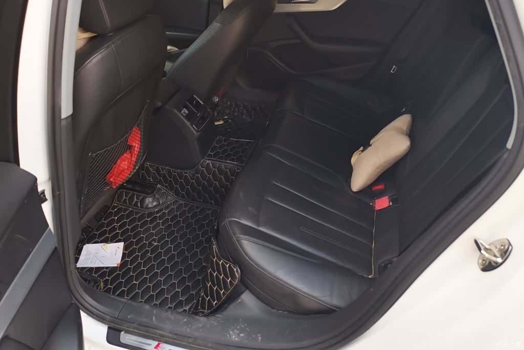 Audi A4L, 2018 11