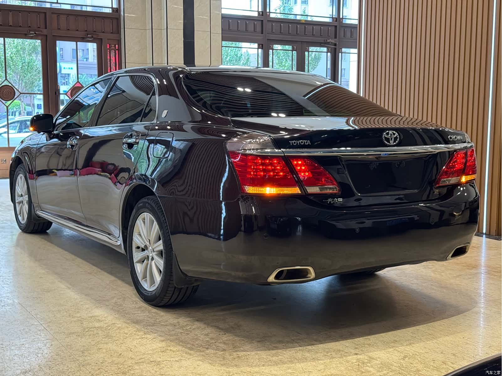 Toyota Crown, 2014 6