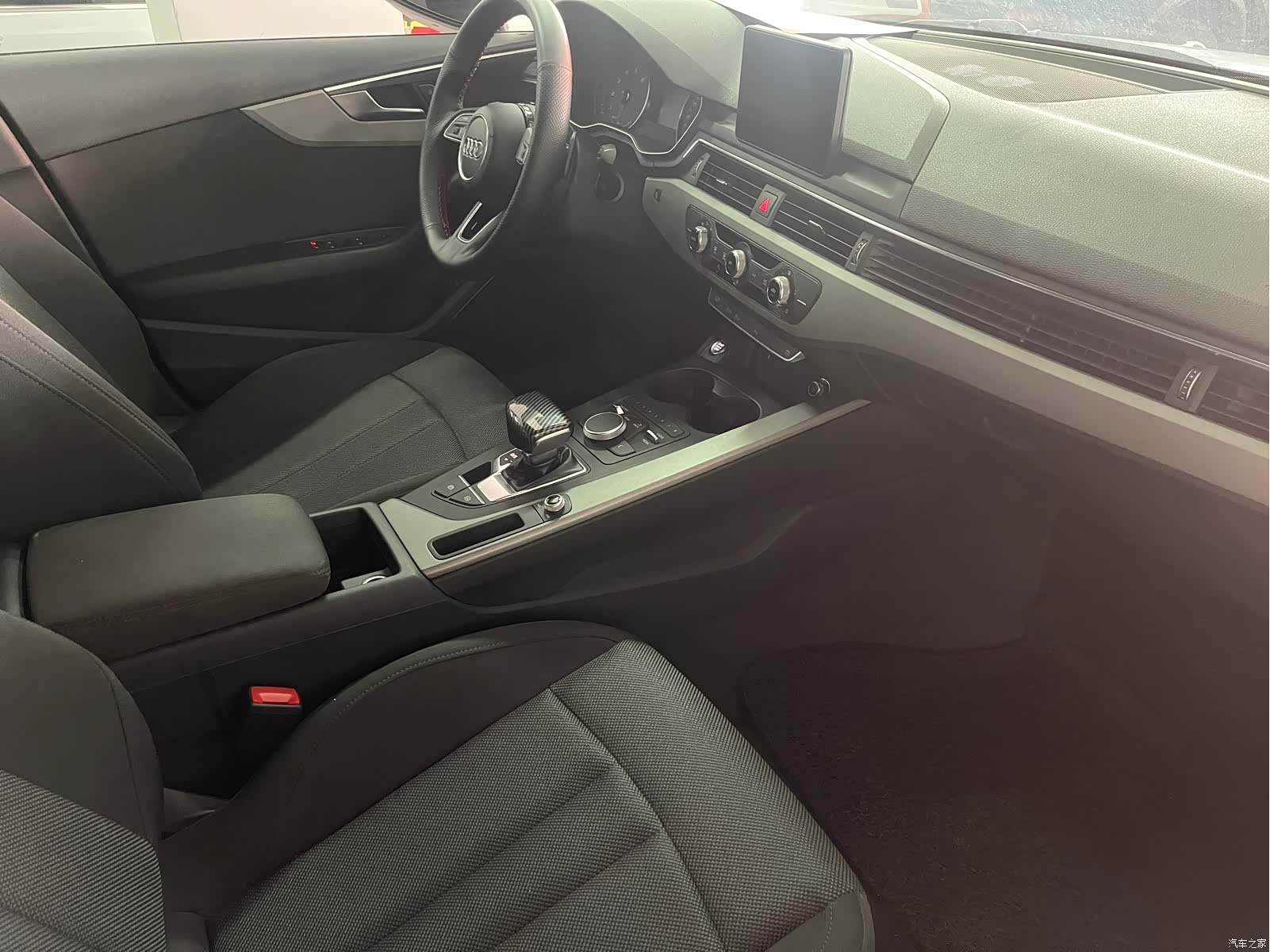 Audi A4L, 2018 12