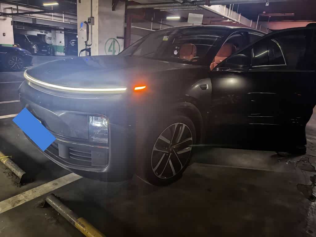 Li Auto L8