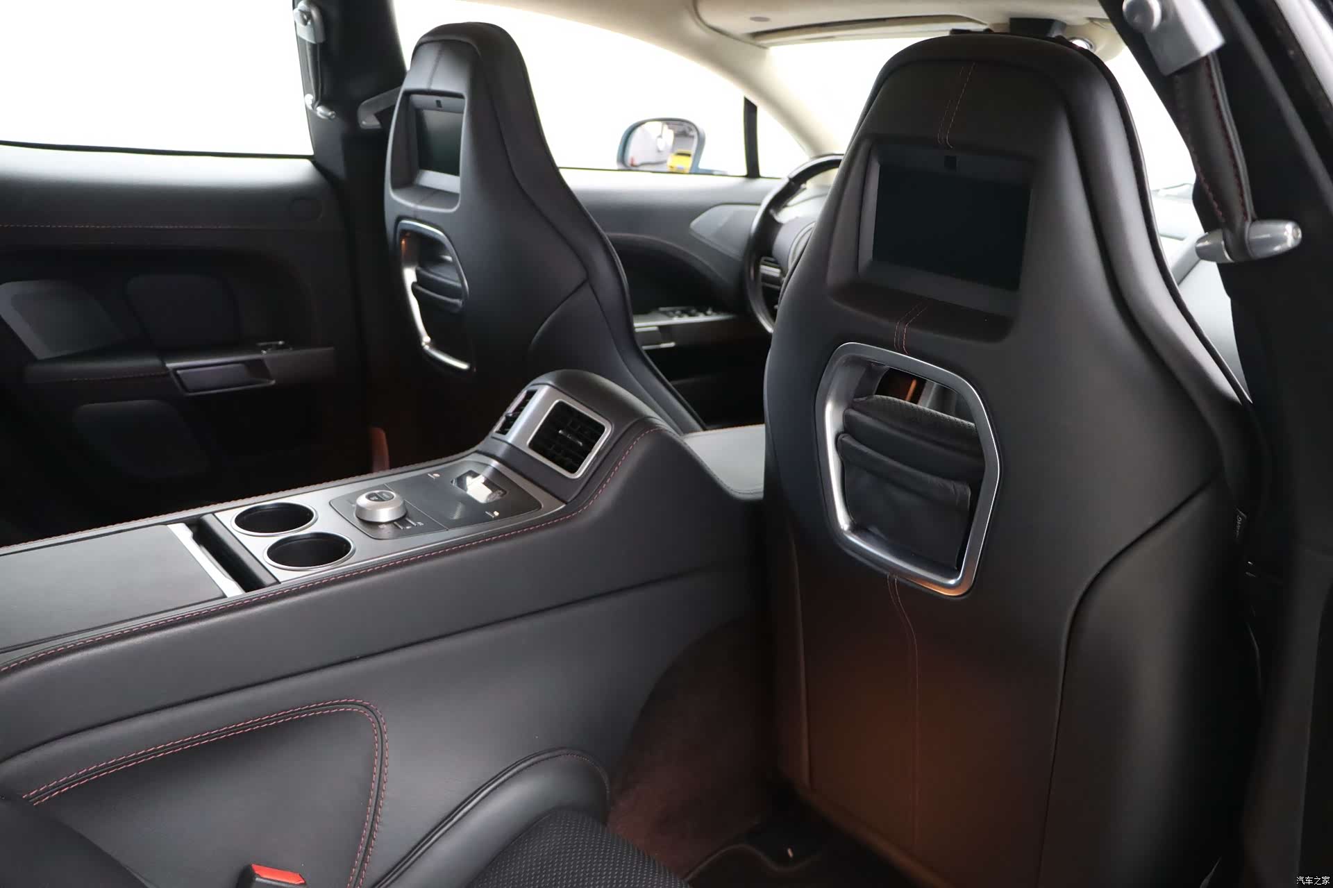 Aston Martin Rapide, 2014 34