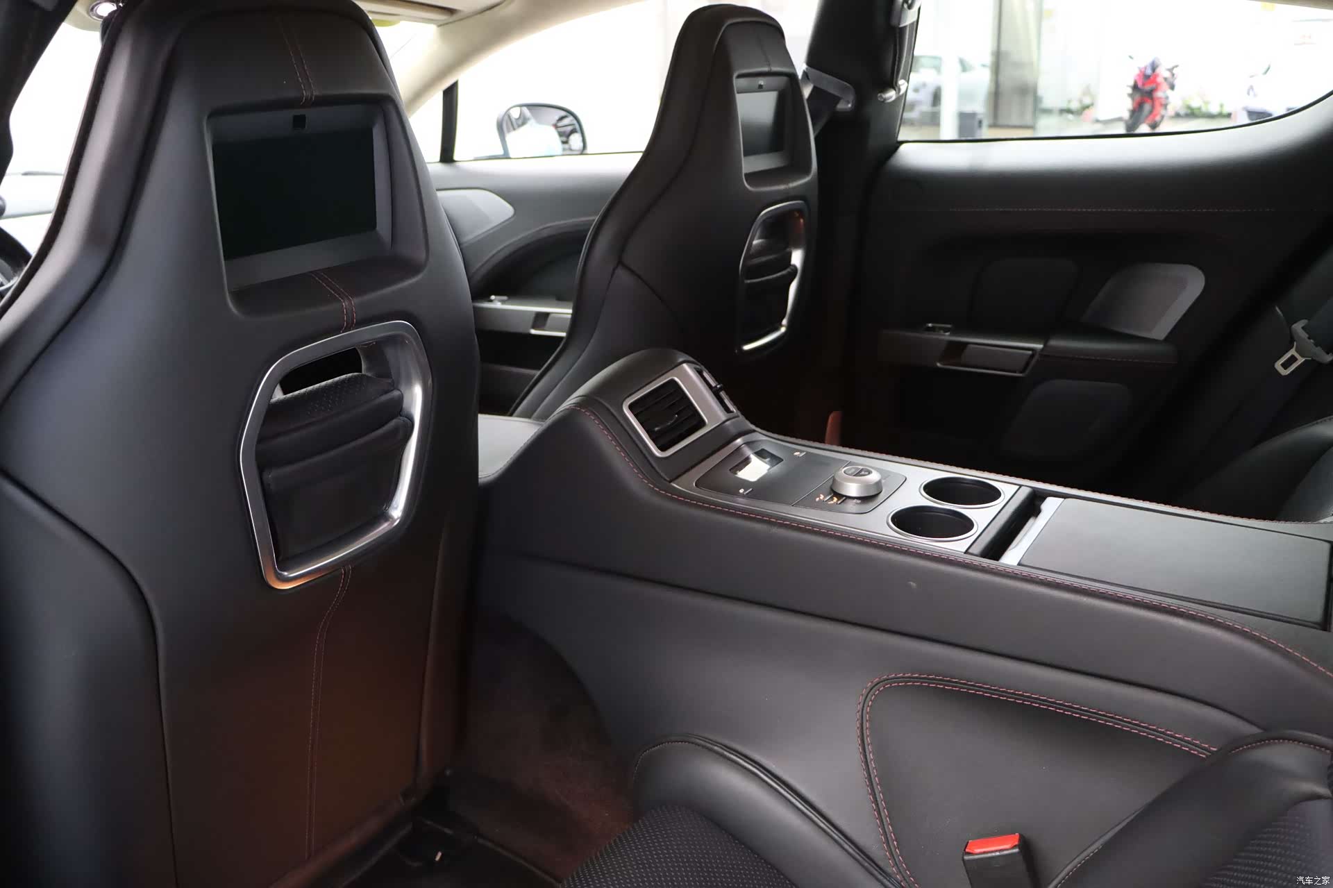 Aston Martin Rapide, 2014 28