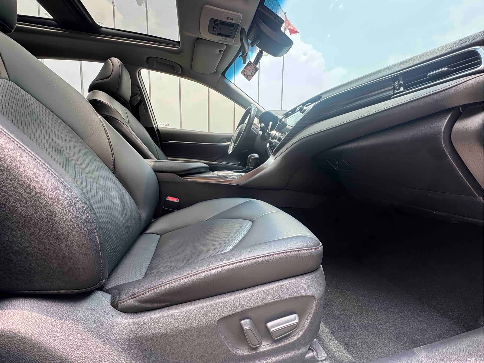 Toyota Camry, 2019 все фото