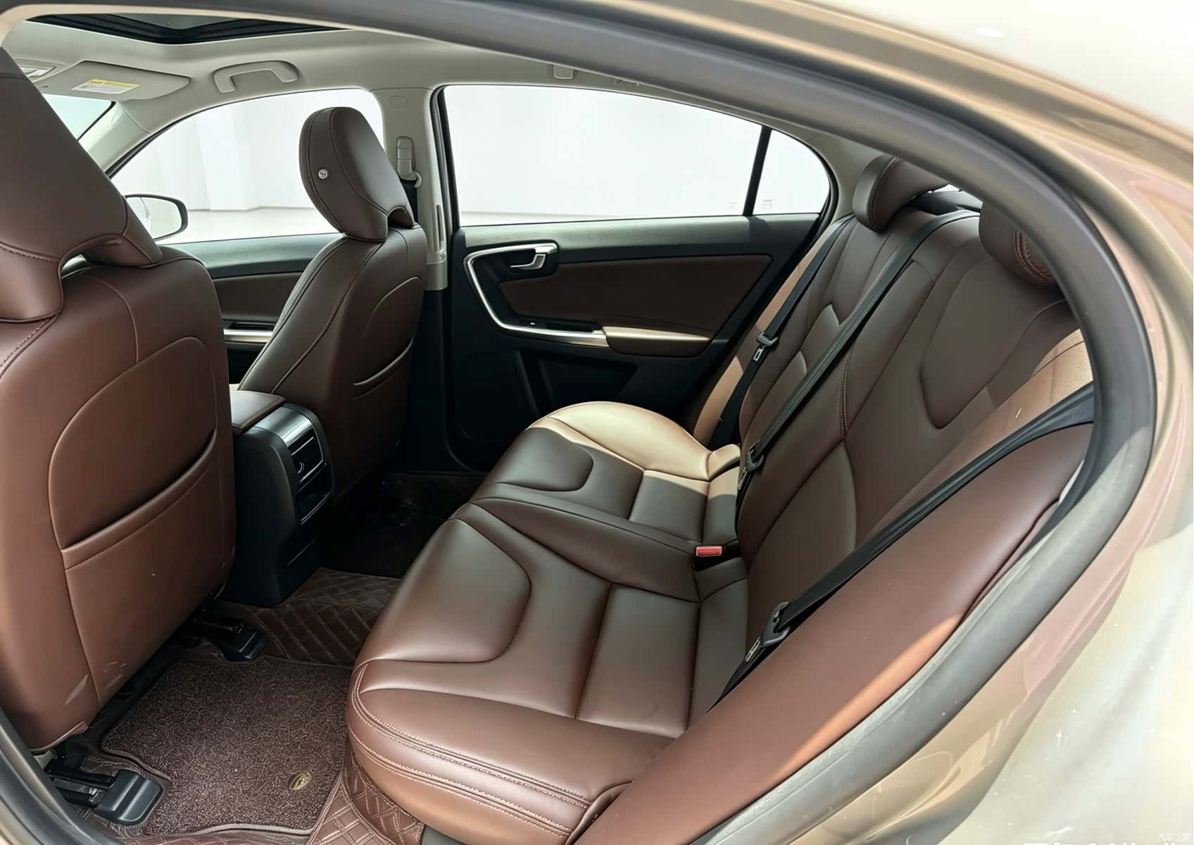 Volvo S60, 2016 все фото