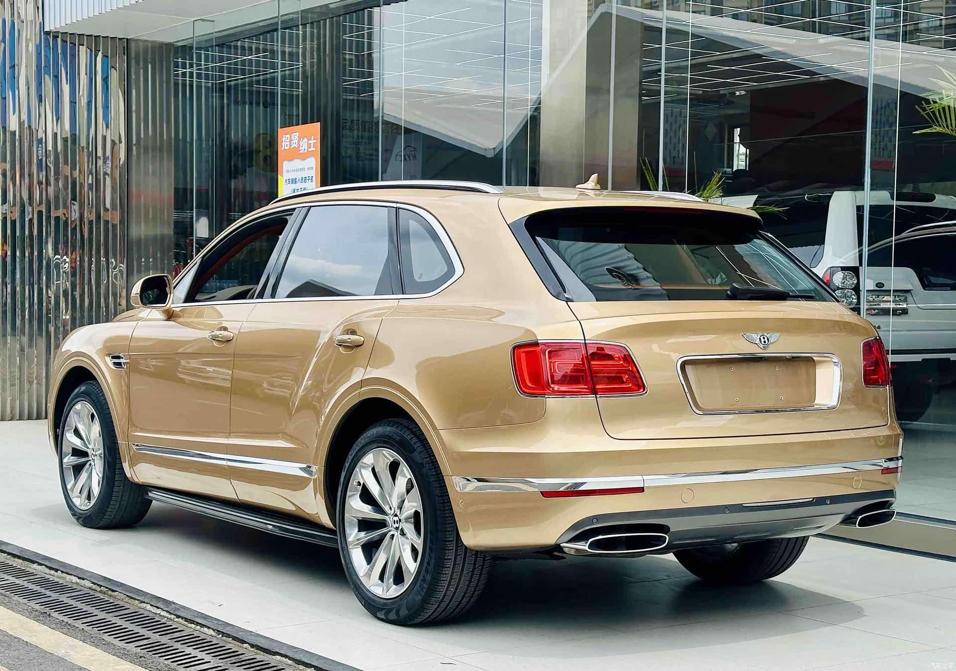 Bentley Bentayga, 2018 2