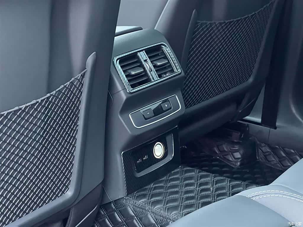 Audi Q5L, 2023 16