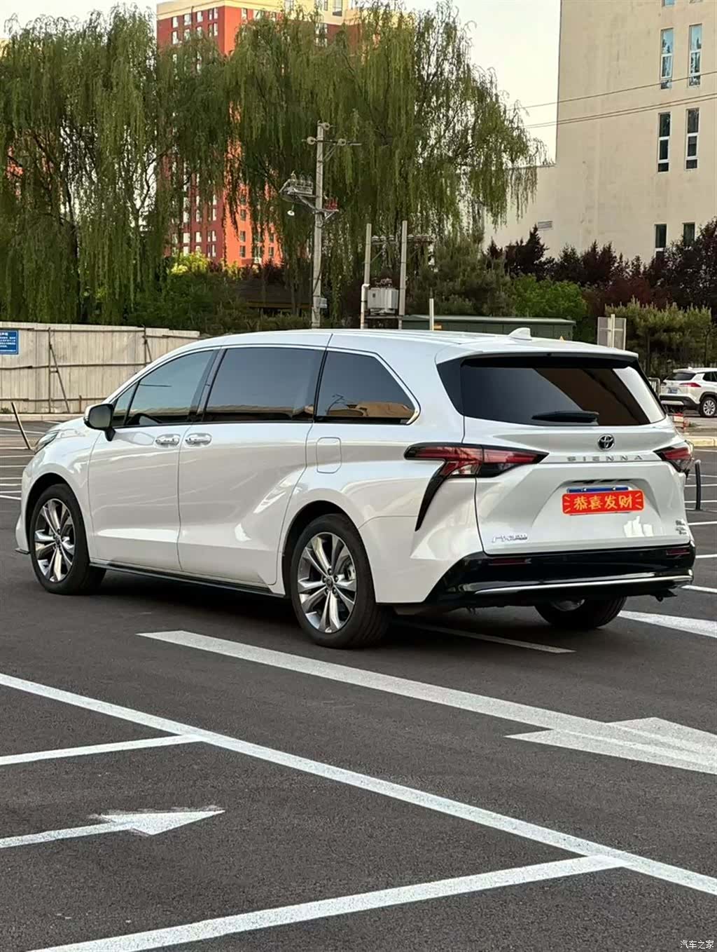 Toyota Sienna, 2025 4