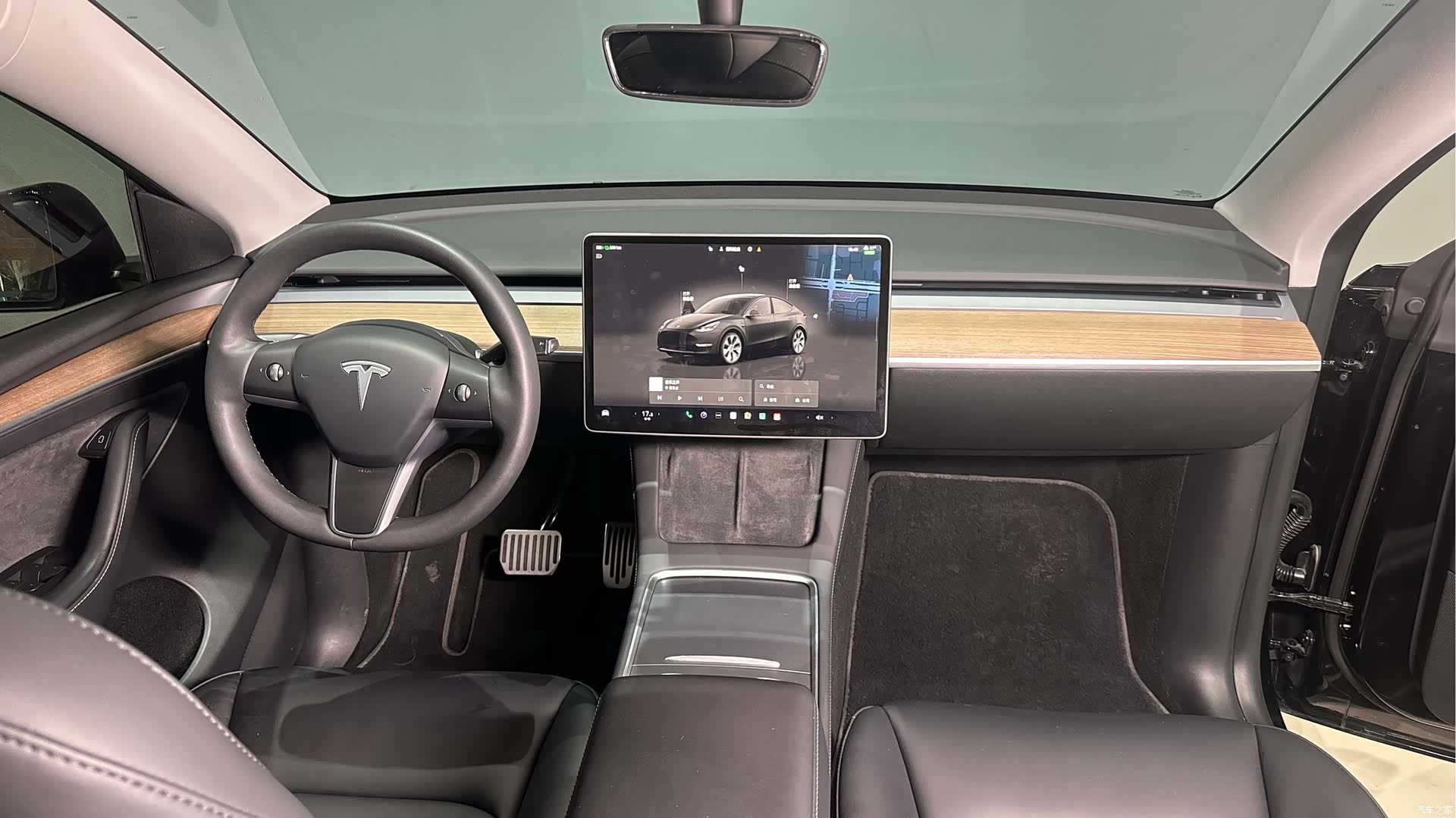 Tesla Model Y, 2023 14