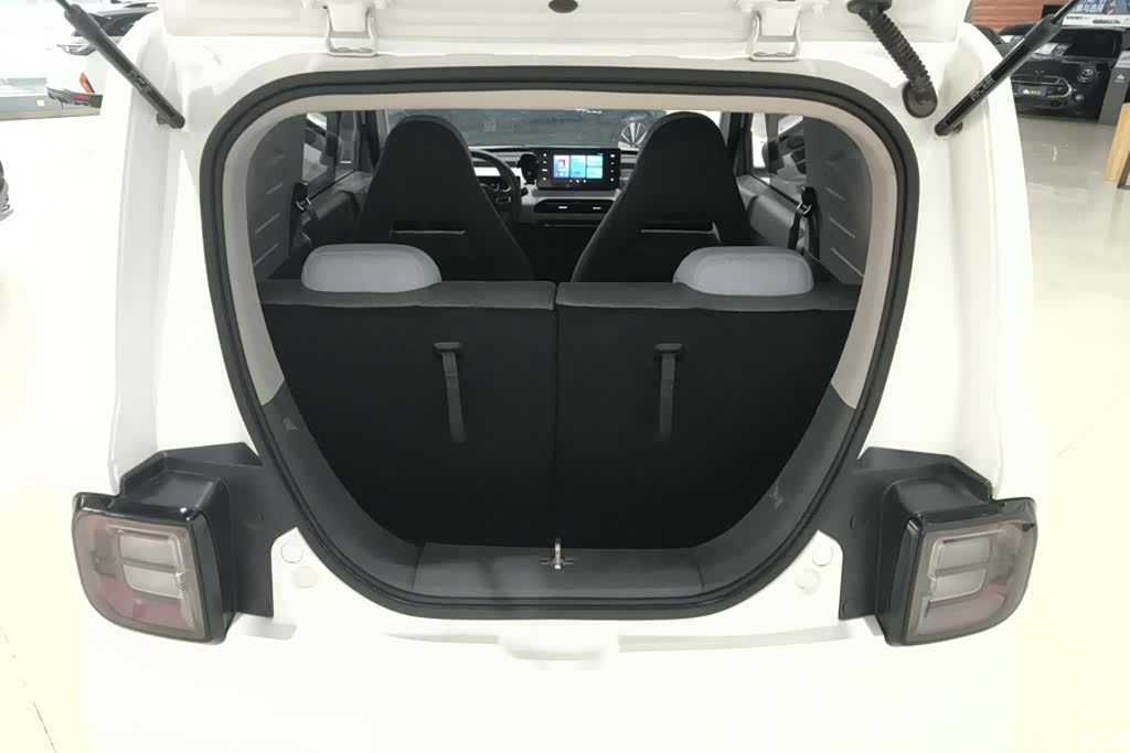 Geely Panda, 2025 4