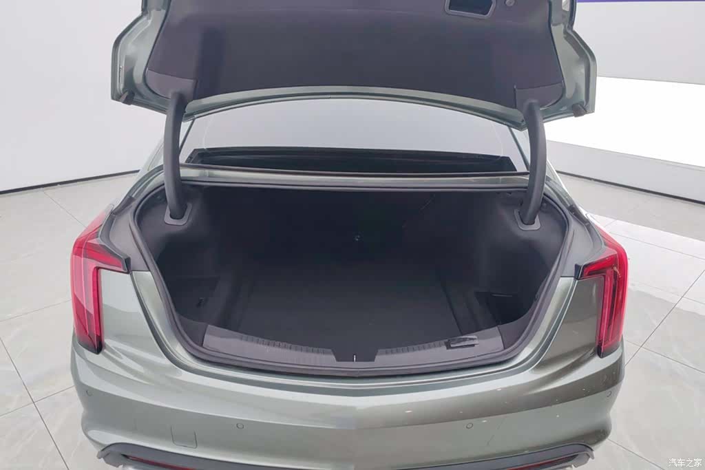 Cadillac CT5, 2023 4