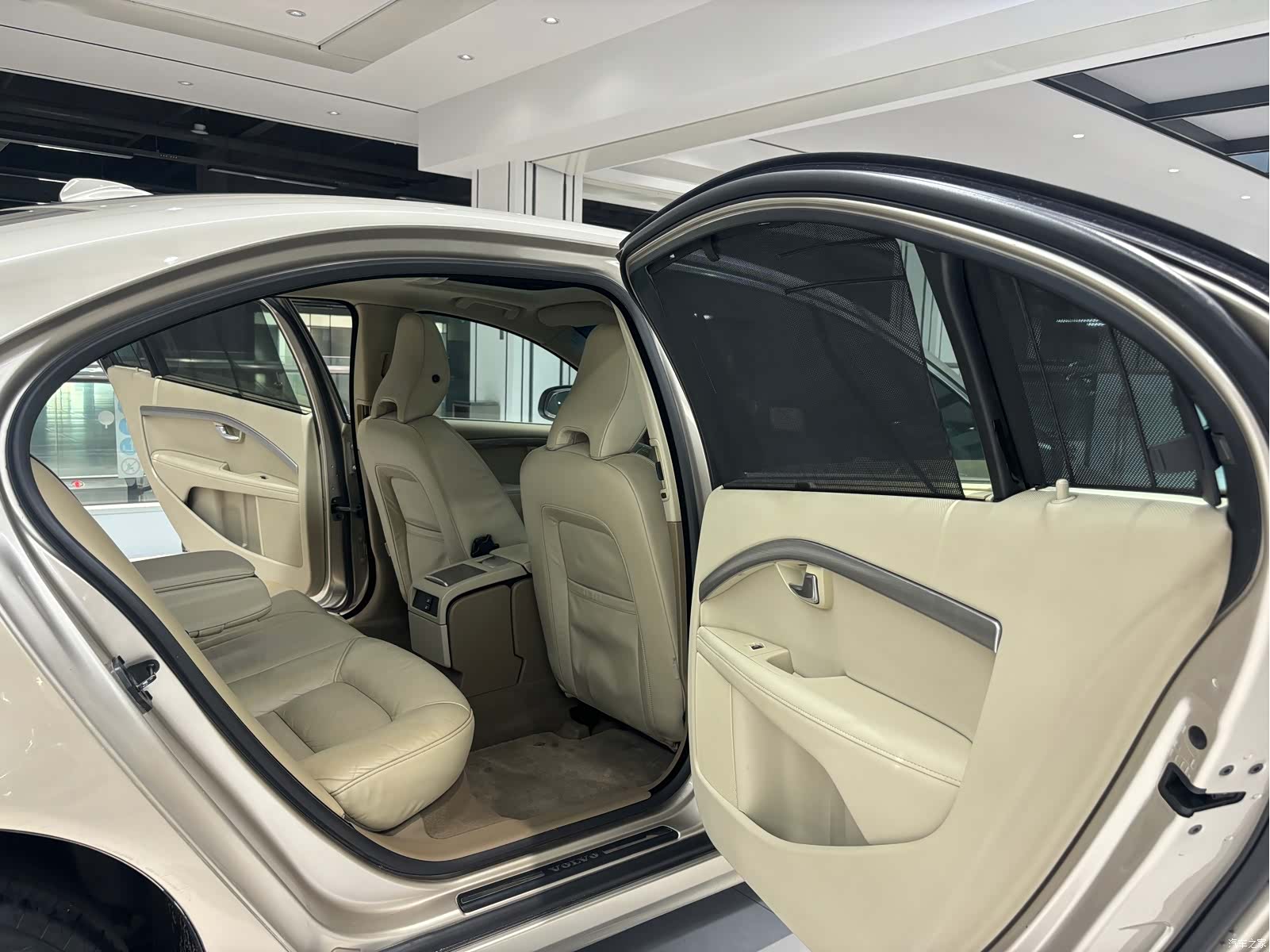 Volvo S80, 2010 7