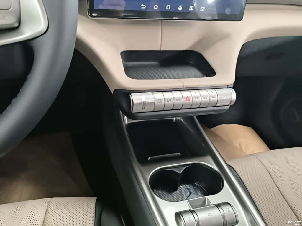 BYD Dolphin, 2026 14