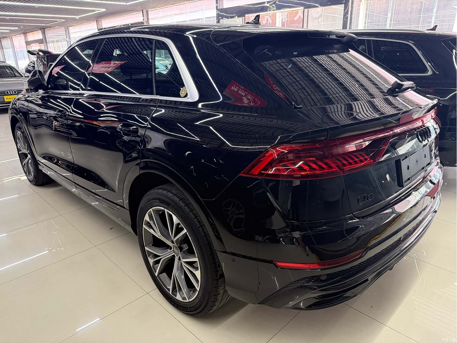 Audi Q8, 2020 все фото