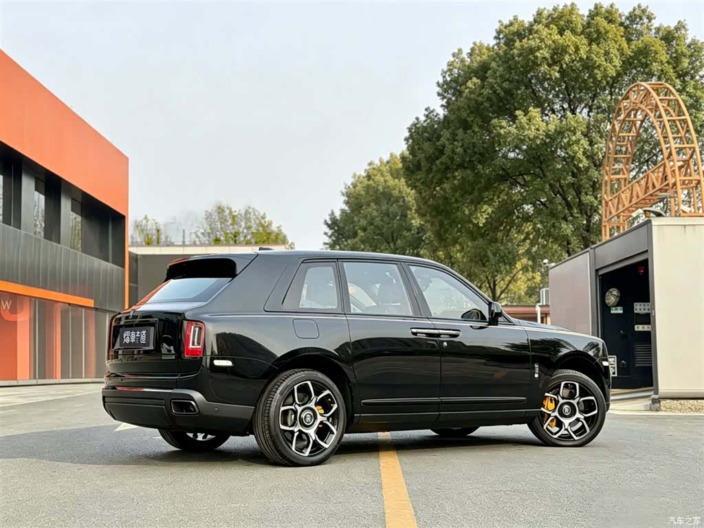 Rolls-Royce Cullinan, 2023 3
