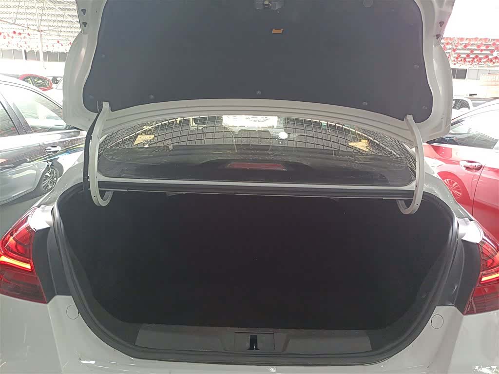 Geely Emgrand, 2019 9
