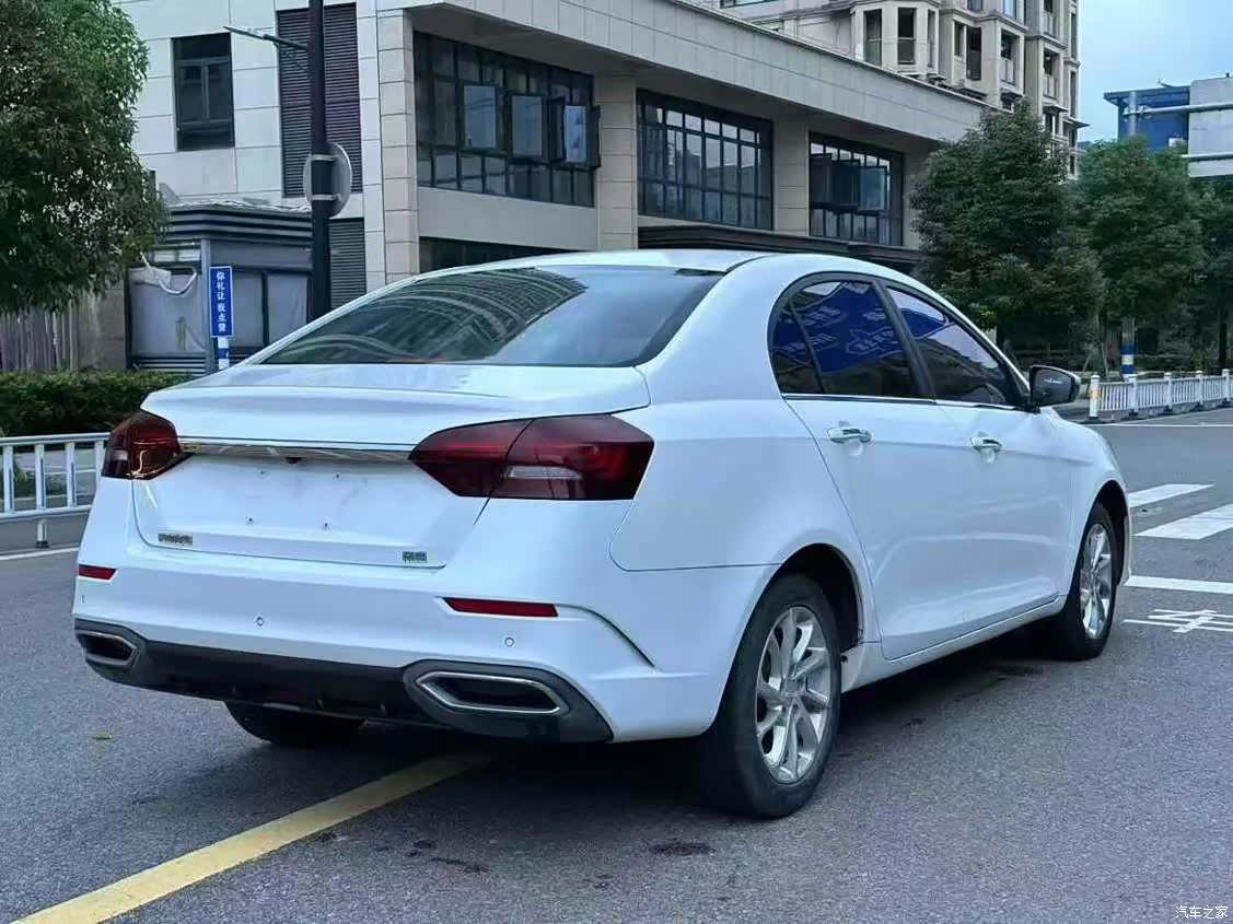 Geely Emgrand, 2021 9