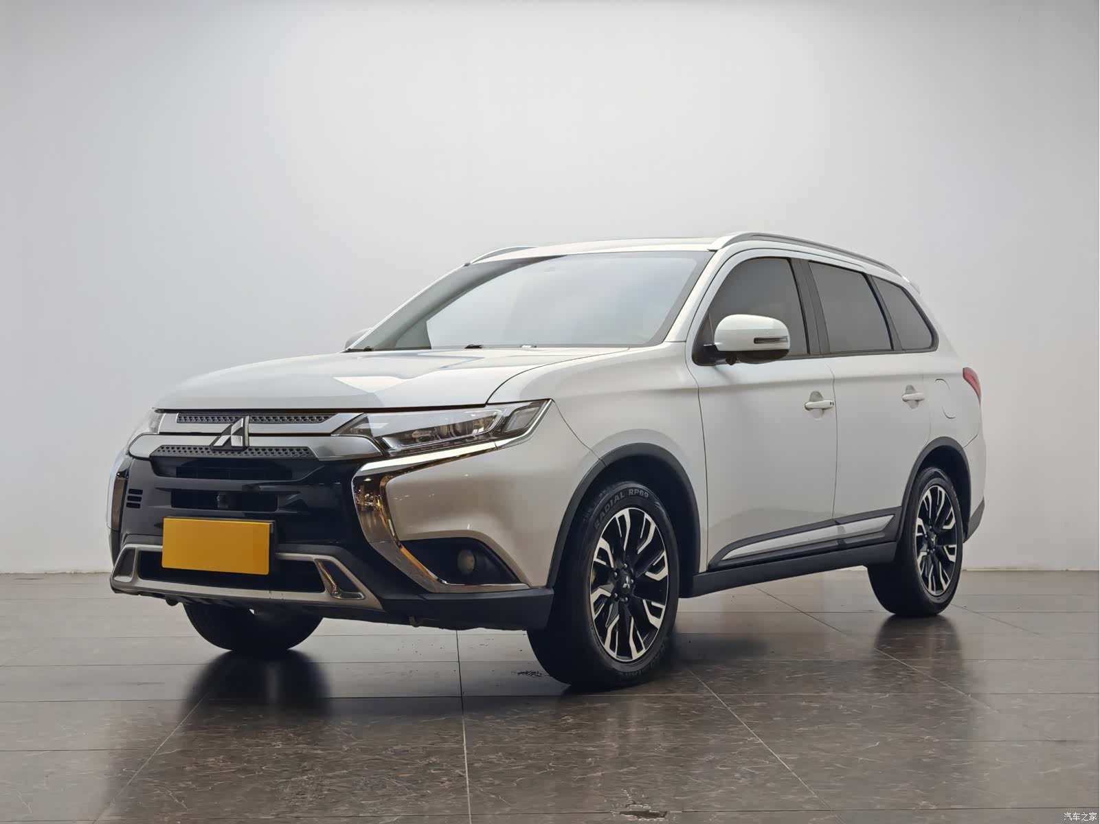 Mitsubishi Outlander, 2020 1