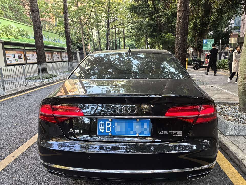 Audi A8