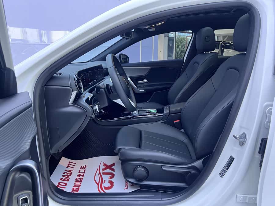 Mercedes-Benz A-Class 2024, фото 7