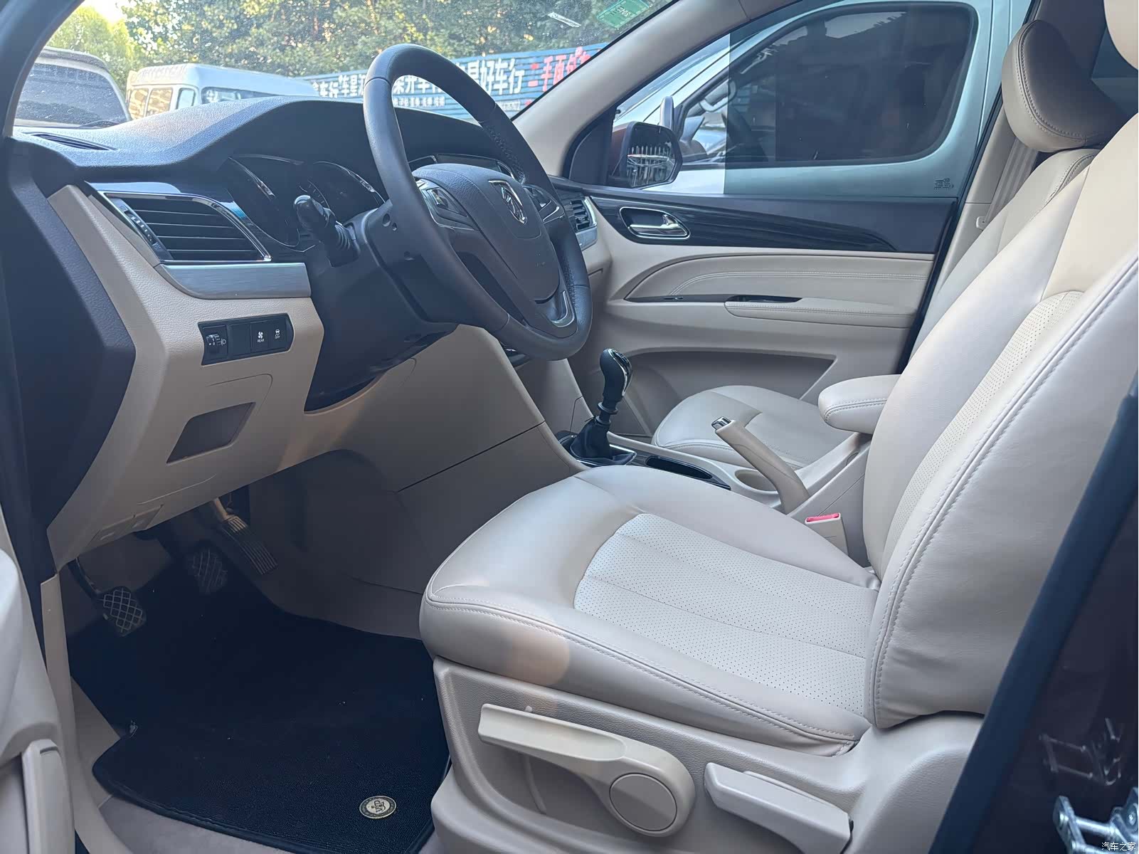 Wuling 730, 2016 12