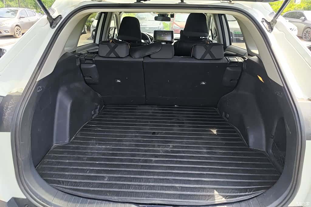 Toyota RAV4, 2020 4