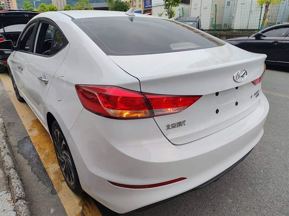 Hyundai Lead