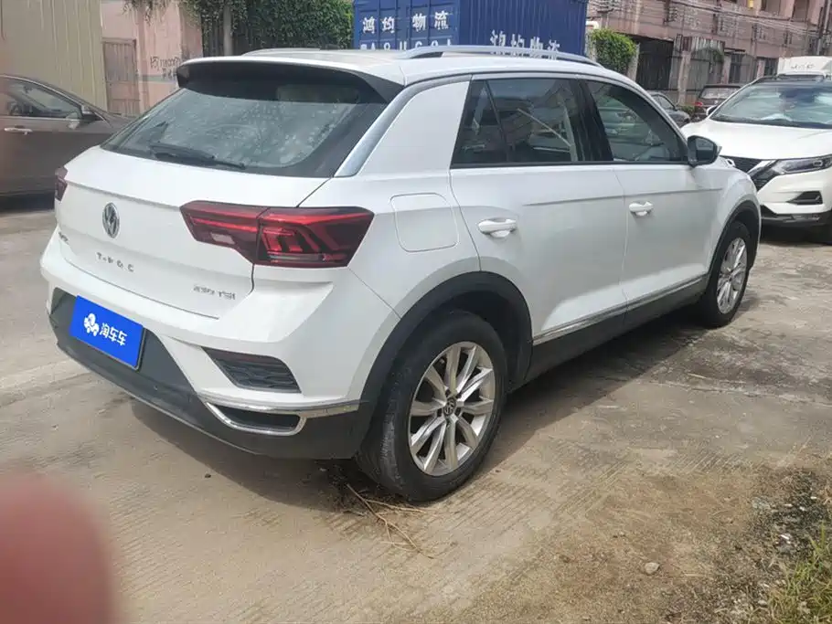 Volkswagen T-ROC exploring Songs