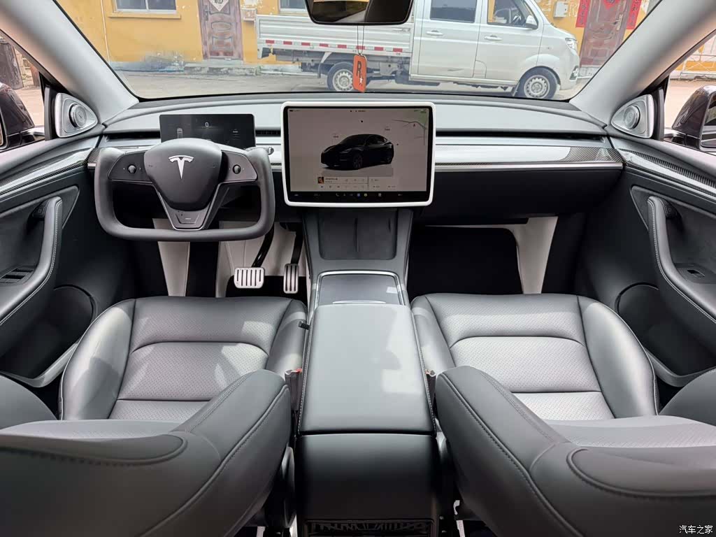 Tesla Model Y, 2024 10
