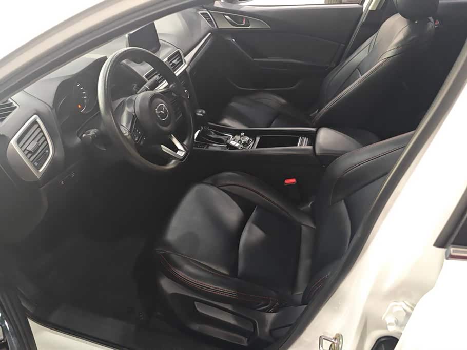 Mazda 3 Angkesaila