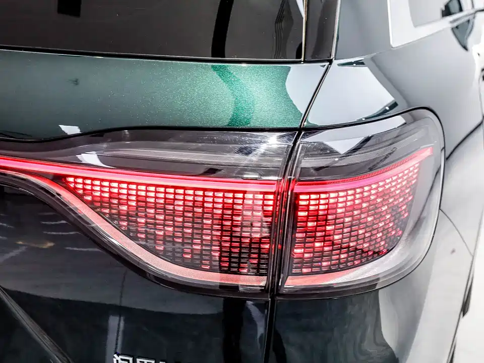 AITO Ask the world M9