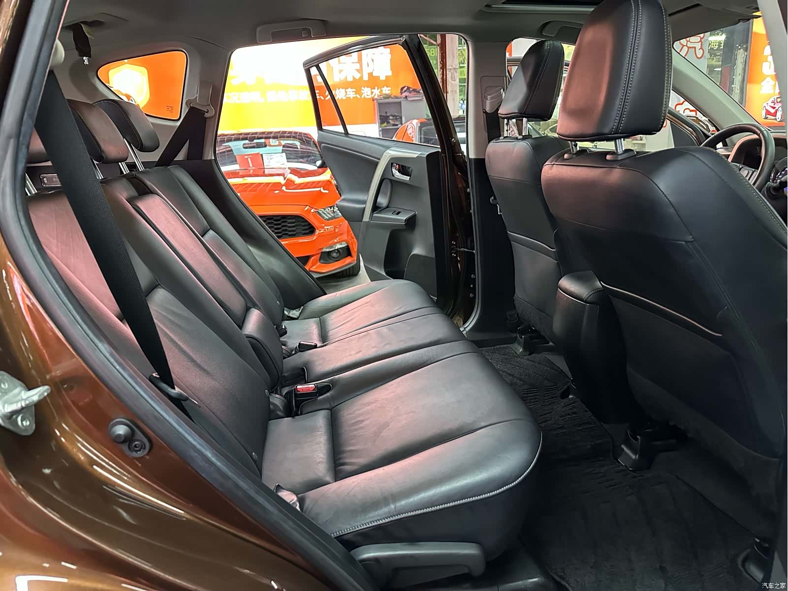 Toyota RAV4, 2015 11