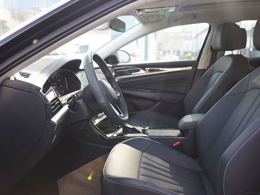 Volkswagen Passat 2025, фото 8