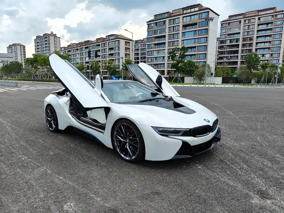 BMW i8