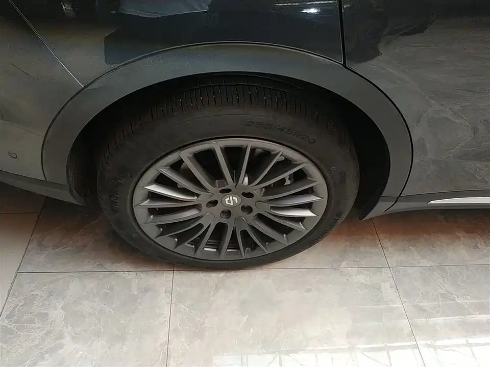 Leapmotor C11