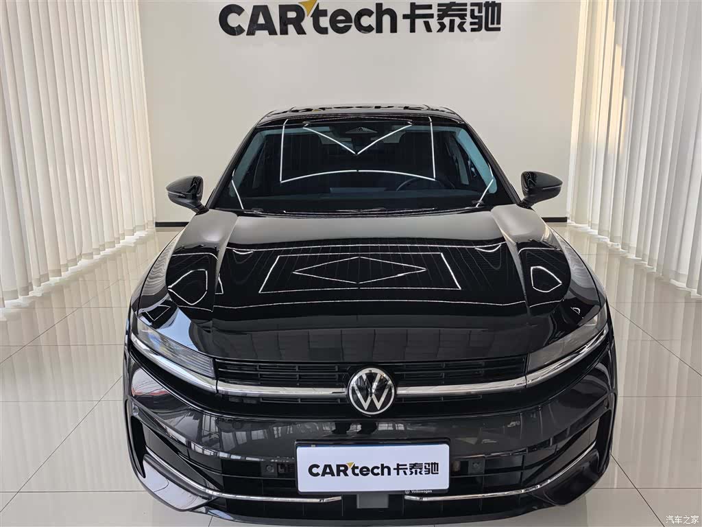 Volkswagen Magotan, 2025 2