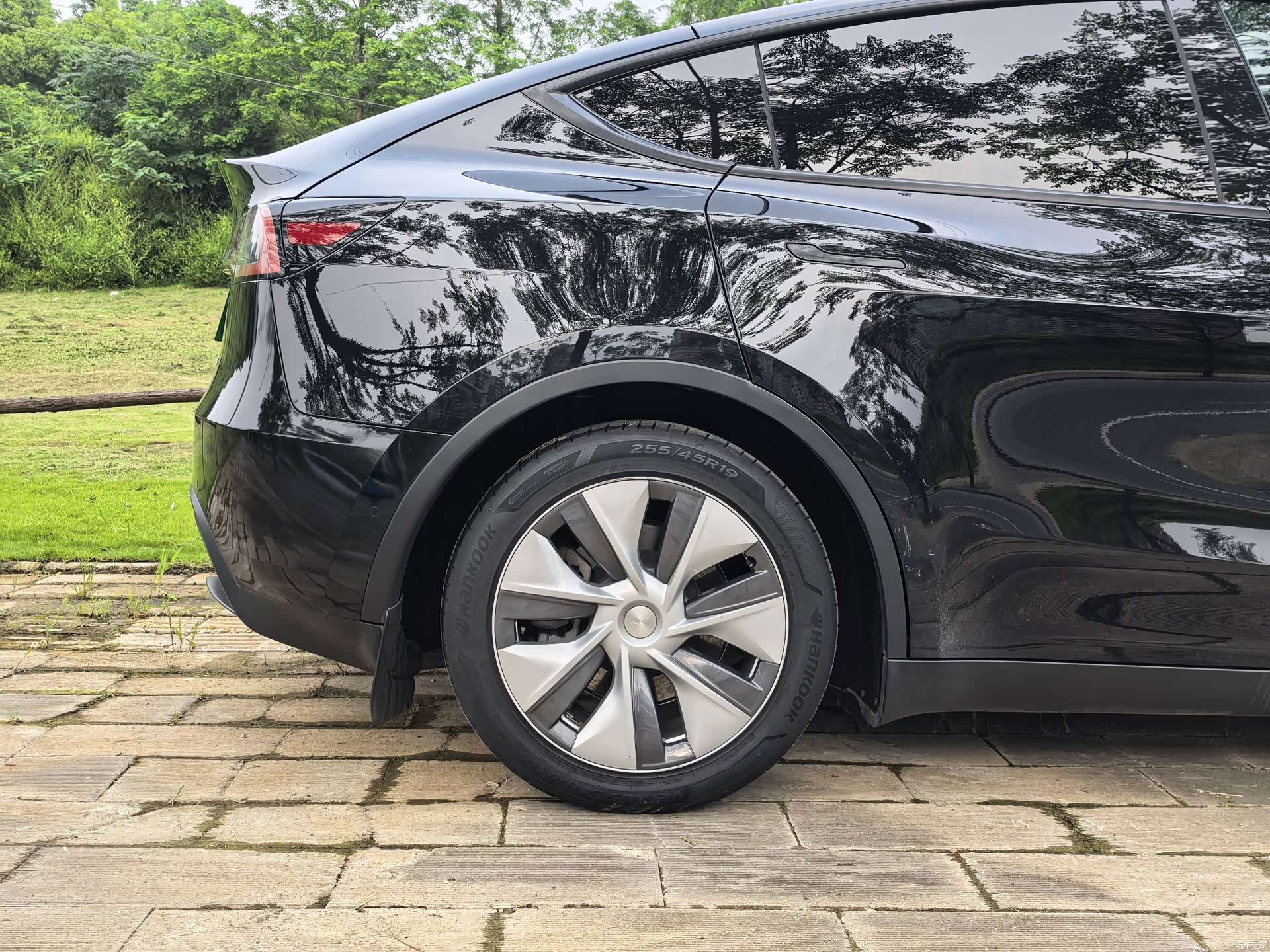 Tesla Model Y, 2022 17