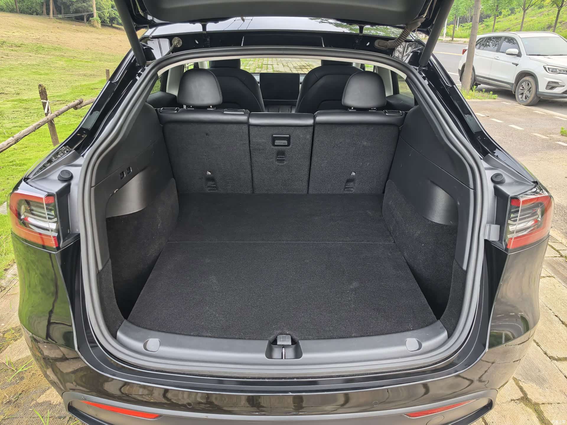 Tesla Model Y, 2022 7