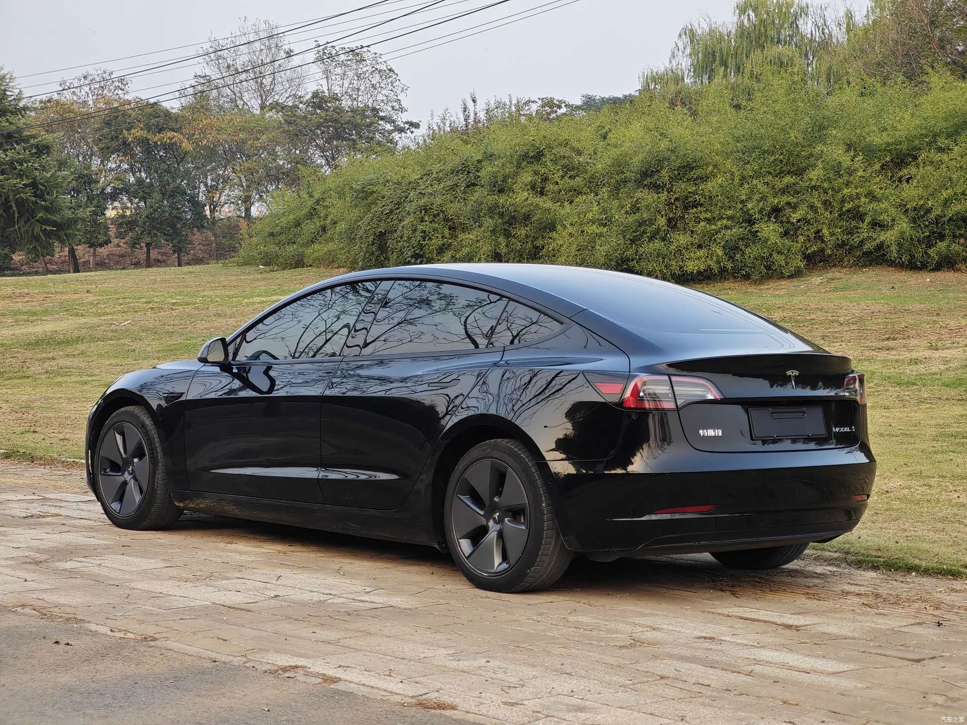 Tesla Model 3, 2022 13