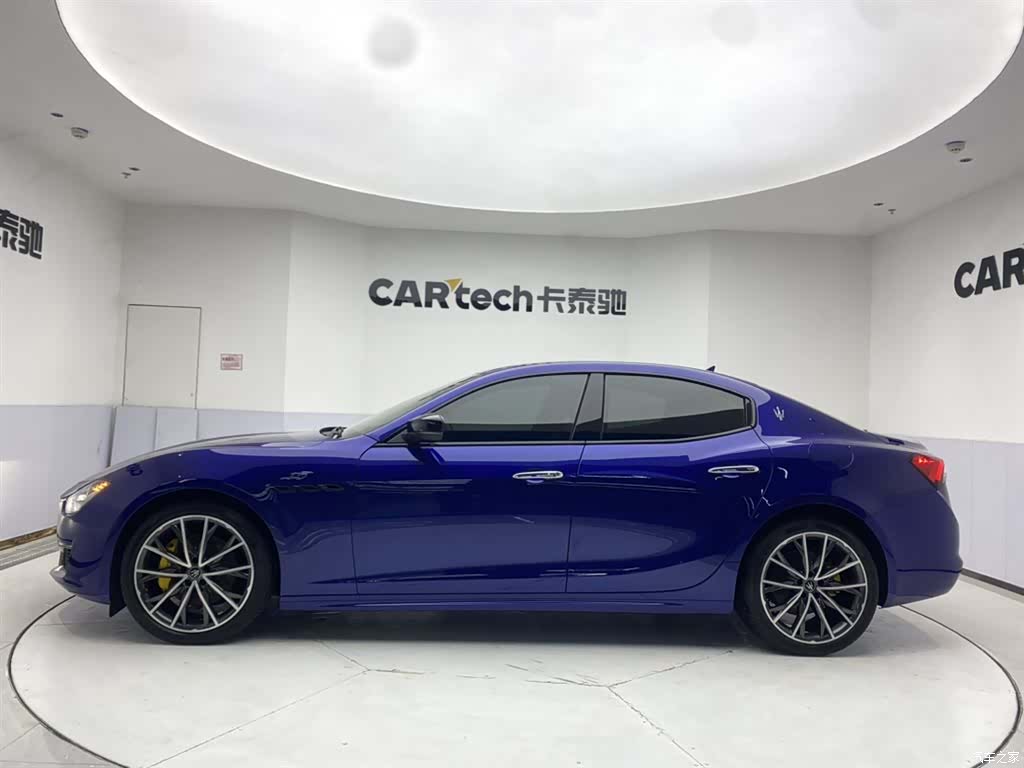 Maserati Ghibli, 2022 8
